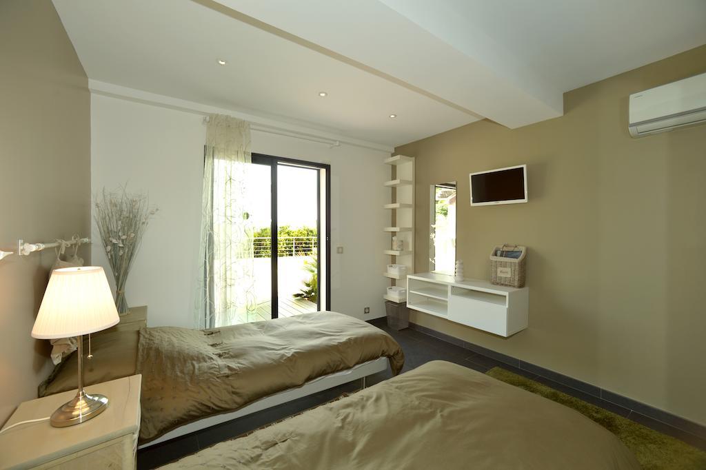 Villa Louancelie B&B Cavalaire-sur-Mer Kamer foto